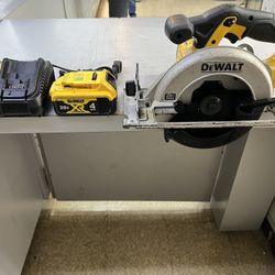 DeWALT 20V 6 1/2” Circular Saw 