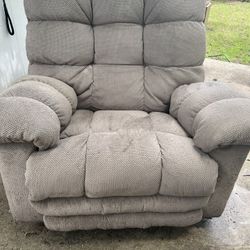 Oversized Recliner 