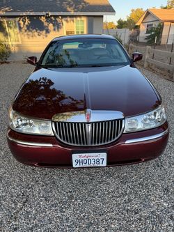 2002 Lincoln Town Car