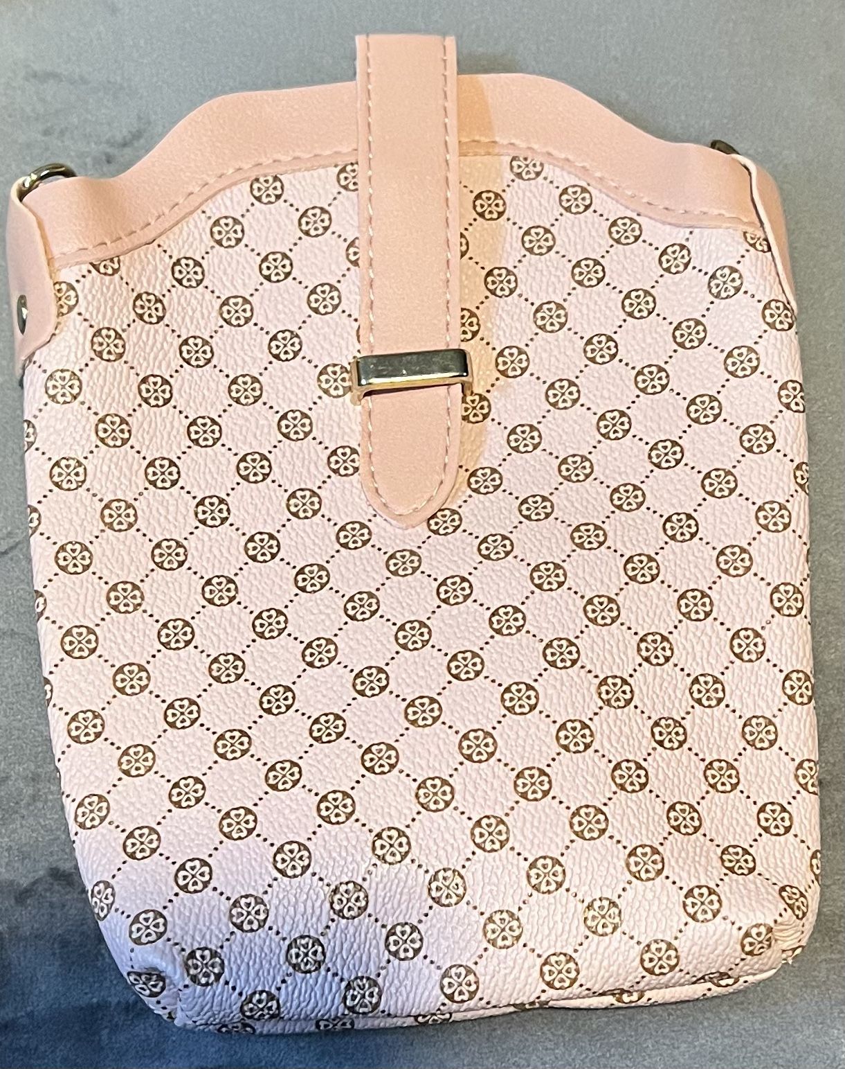 Cute pink purse with gold chain strap brand new