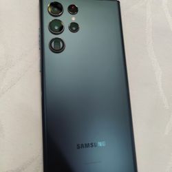 Samsung Galaxy S22 Ultra (S22U). Like New / Samsung Refurbished 