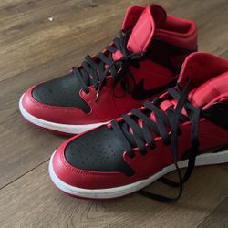 Air Jordan 1 Mid Reverse Bred 2022 | 554724-660