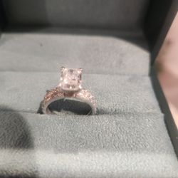 Beautiful Engagement Diamond Ring
