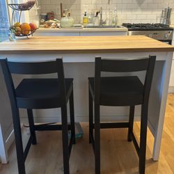 IKEA kitchen Island And 2 Barstools