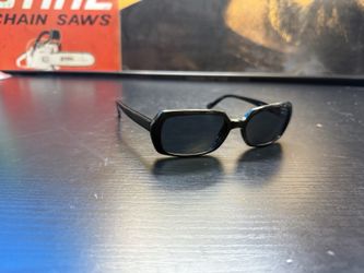 Ellen Tracy ETS 665 Womens Black Square Sunglasses 55-18-140 Lens Scratched