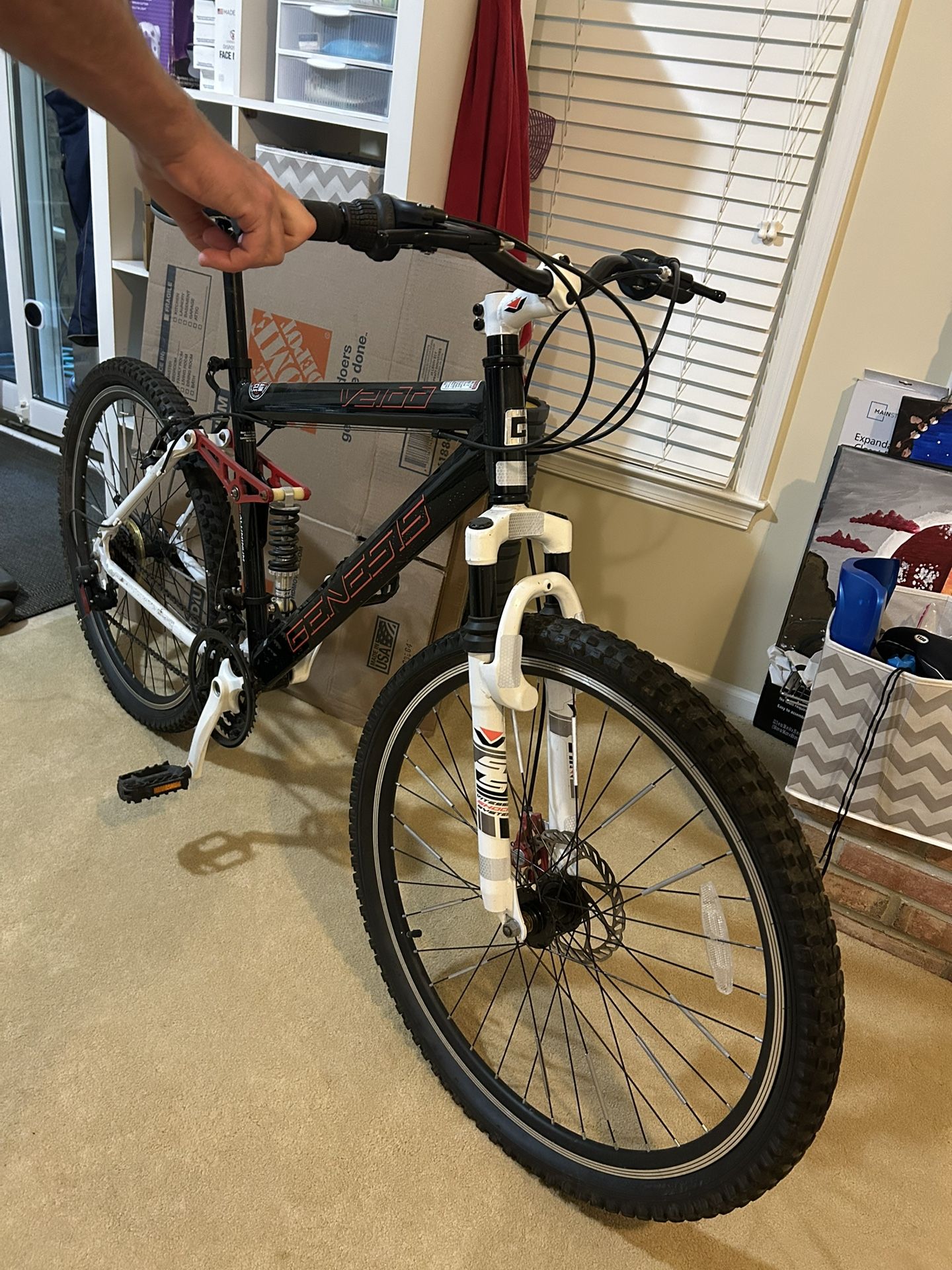 Full Suspension Genesis Bicycle V2100 Genesis V2100 Men's Mountain