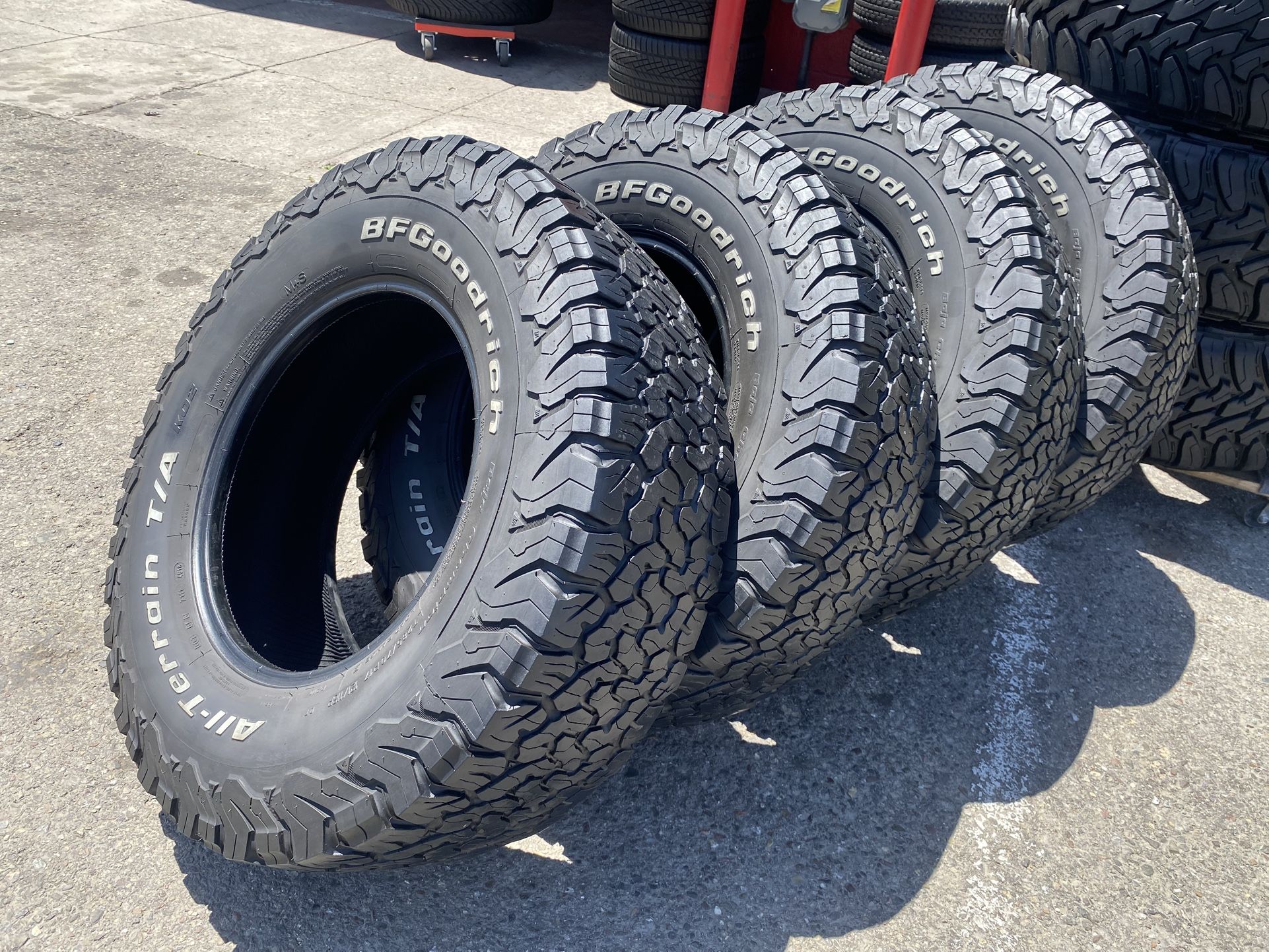 Bfgoodrich All Terrain A/T LT285/70/17” 