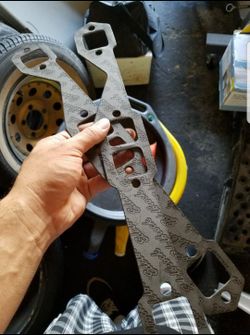 Edelbrock Exhaust Gasket for Chevy