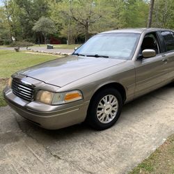 2003 Ford Crown Victoria