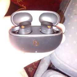 Beats Studio Buds 