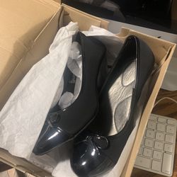 Size 9W Maggie Cloud Walker High heels 