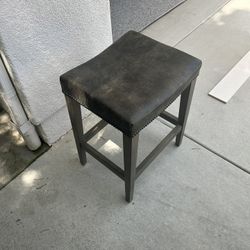 3 Bassett Kitchen stools