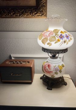 Vintage Milk Glass Parlor Lamp (working)