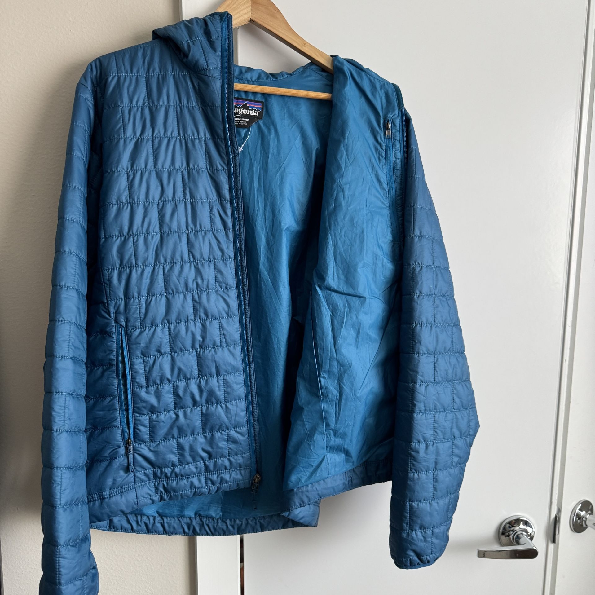 Patagonia Nano Puff Hoodie - M