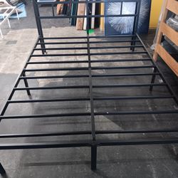 Solid Metal Queen Bed Frame With Outlet Plugs 