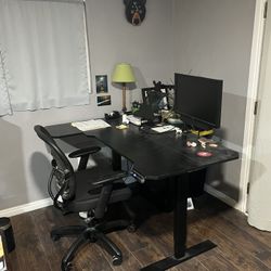 Raising Desk w Workstation