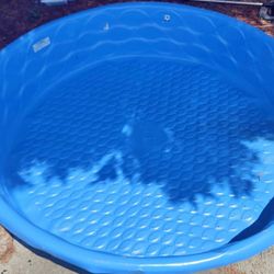  2 Small Kiddie Pools 8  Dollars Each