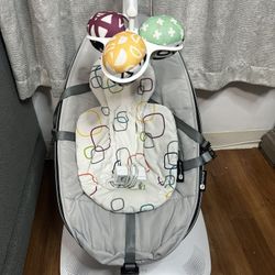 4moms MamaRoo Multi-motion Swing