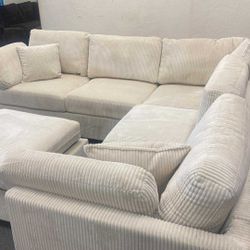 New Sectional Sofa Couch with Ottoman! Free Delivery 🚚! 