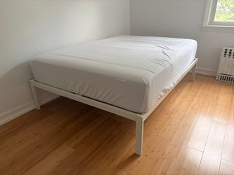 Full size mattress bed with metal bed frame