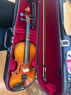 Suzuki 1/2 Violin with Bow and Hard Case