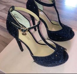New! Stunning Thalia Sodi Peep Toe Pump. Black, Size 5. 