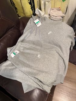 XL NIKE ZIP UP SWEATSUIT NEW