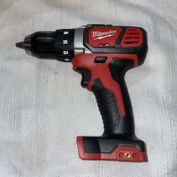 Milwaukee M18 18V Lithium-Ion Cordless 1/2 in. Drill Driver (Tool-Only)