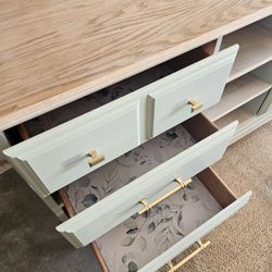 Beautiful Dresser Nightstand Bedroom Set