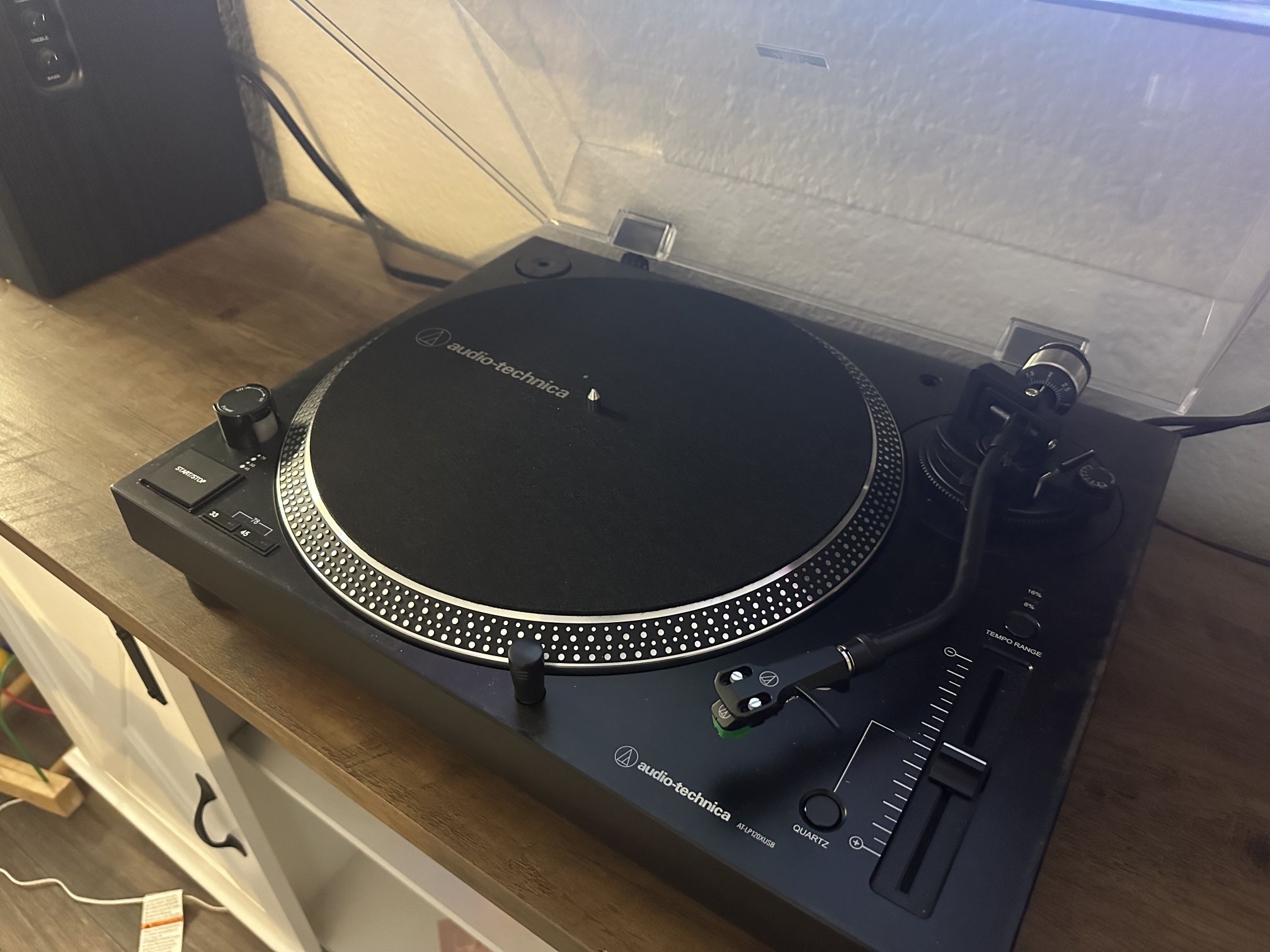 Audio Technica AT-LP120XUSB turntable w/speakers