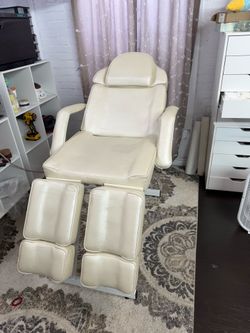 Tattoo, wax chair