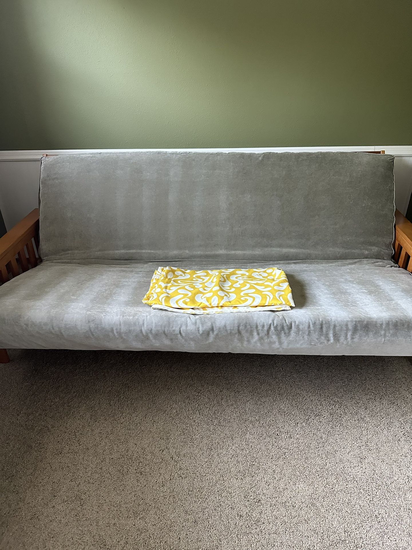 Free Queen Futon