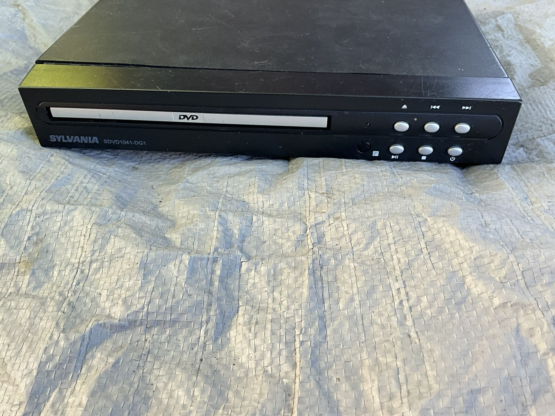 SYLVANIA Compact DVD Player SDVD1041-DG1 Black *Tested/Working* No Remote Used