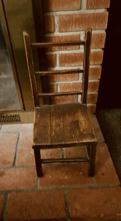 Antique Child’s Small Chair. Was My Moms And She Was Born Before 1924. 