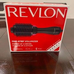 REVLON One-Step Volumizer Hair Dryer and Hot Air Brush $40 Firm