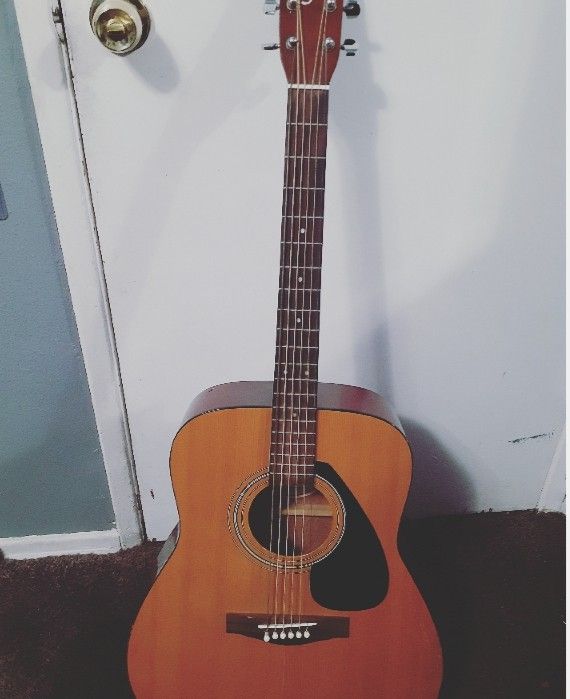 Yamaha guitar