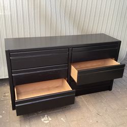 6. DRAWERS DRESSER