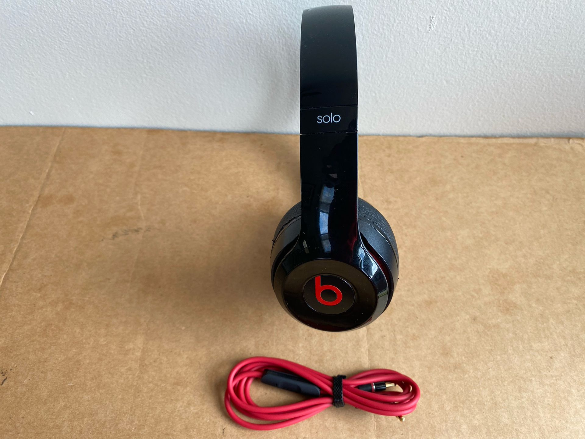 Beats Solo Headphones ( Wired )