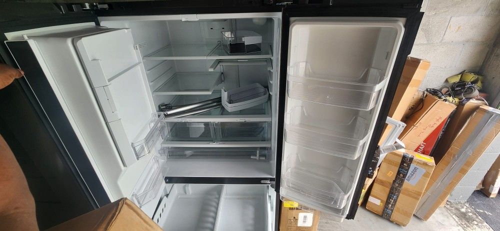 GE Refrigerator
