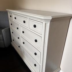 Farm style Dresser