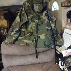 (Military Issued) Cold Weather Parka Size: L-XL