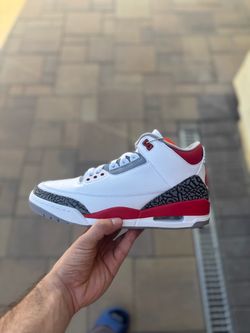 2022 Jordan 3 Fire Red size 9