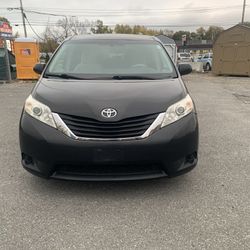 2011 Toyota Sienna 