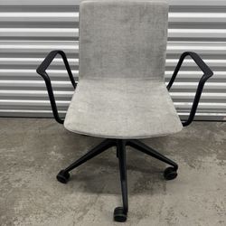 Andreu World®️ Guest Chair/ Side chair/ Conference chair