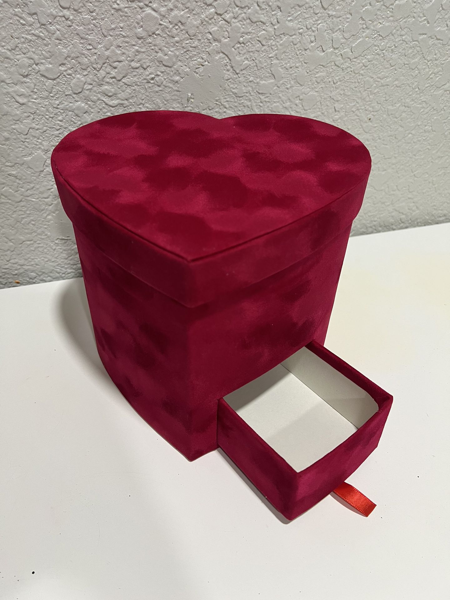 Mother’s Day Velvet Heart Shaped Gift Boxes with Drawer