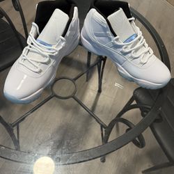 Air Jordan 11 Legend Blue