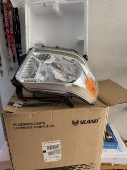 2012-16 Toyota tundra Headlights