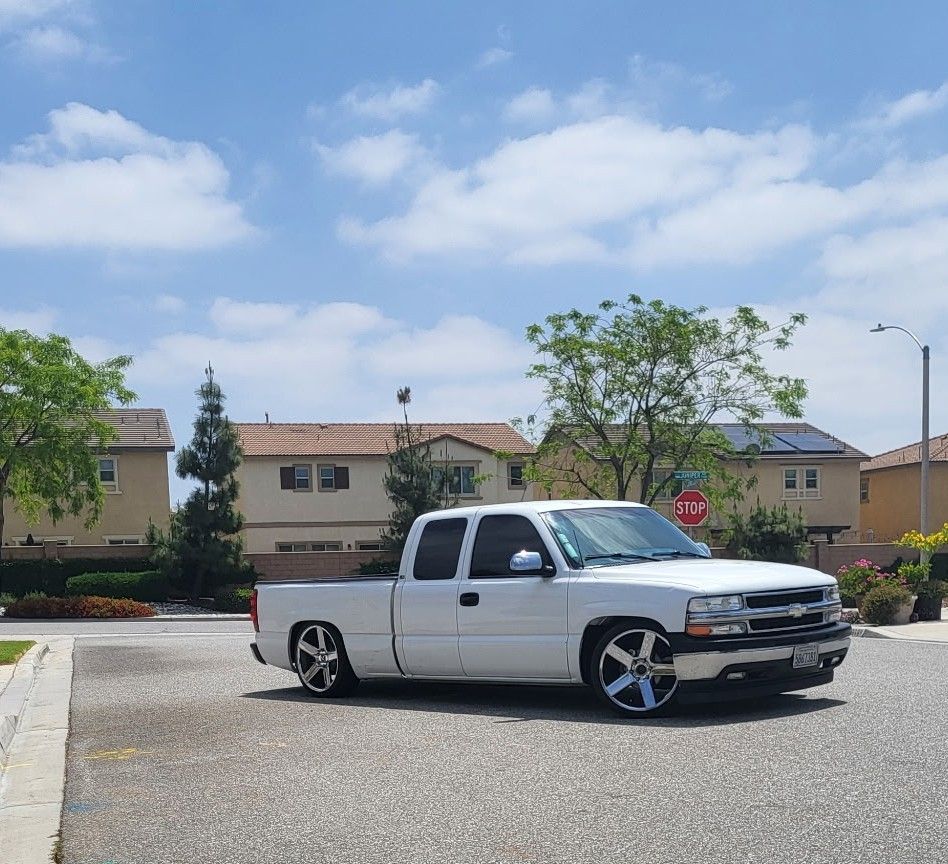 2000 Chevrolet Silverado 1500 V8 5.3 Parts Or Complete