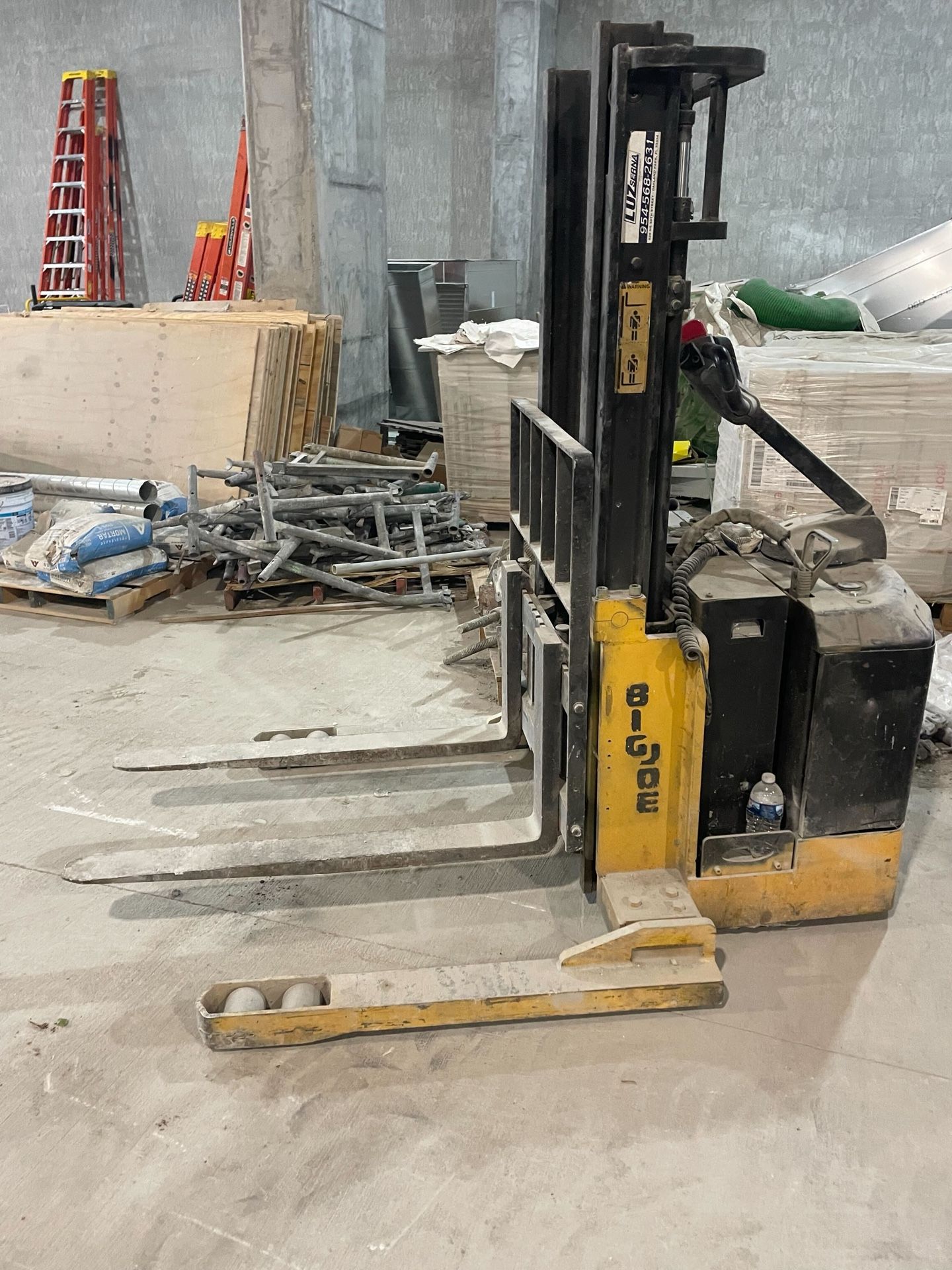 Big Joe Mini Forklift Pallet Buggy Block CMU