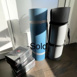 Gaiam Essentials Grey yoga mat (thick, extra length)